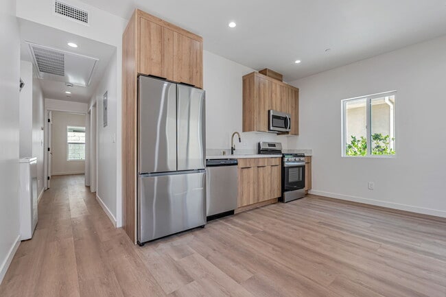 416 S Ave 56 in Los Angeles, CA - Building Photo - Building Photo