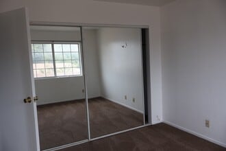 571 S Evergreen Dr in Ventura, CA - Building Photo - Building Photo