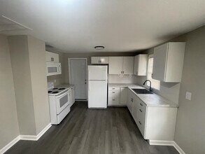 914 Dunn St in Tallahassee, FL - Building Photo - Building Photo