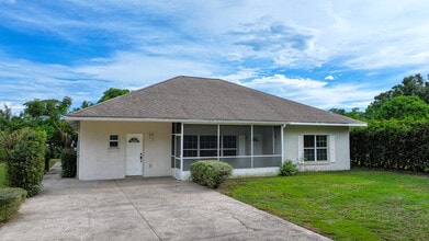 208 Serenade Dr in Lake Placid, FL - Building Photo - Building Photo
