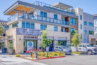 Santal Thousand Oaks in Thousand Oaks, CA - Foto de edificio - Building Photo