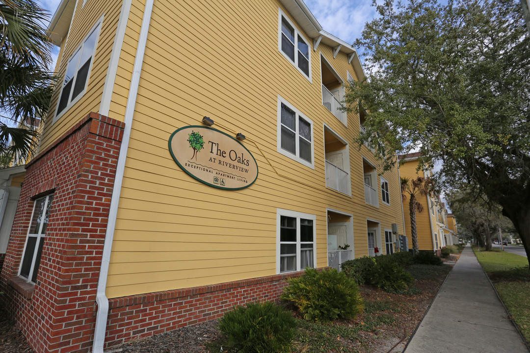 Oaks at Riverview - CLOSED WAITLIST in Tampa, FL - Building Photo