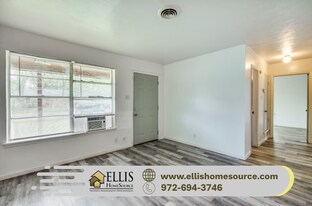 808 E 5th St in Irving, TX - Building Photo