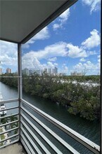 3660 NE 166th St in North Miami Beach, FL - Building Photo - Building Photo