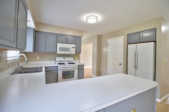 22146 W Plymouth Cir in Plainfield, IL - Building Photo - Building Photo