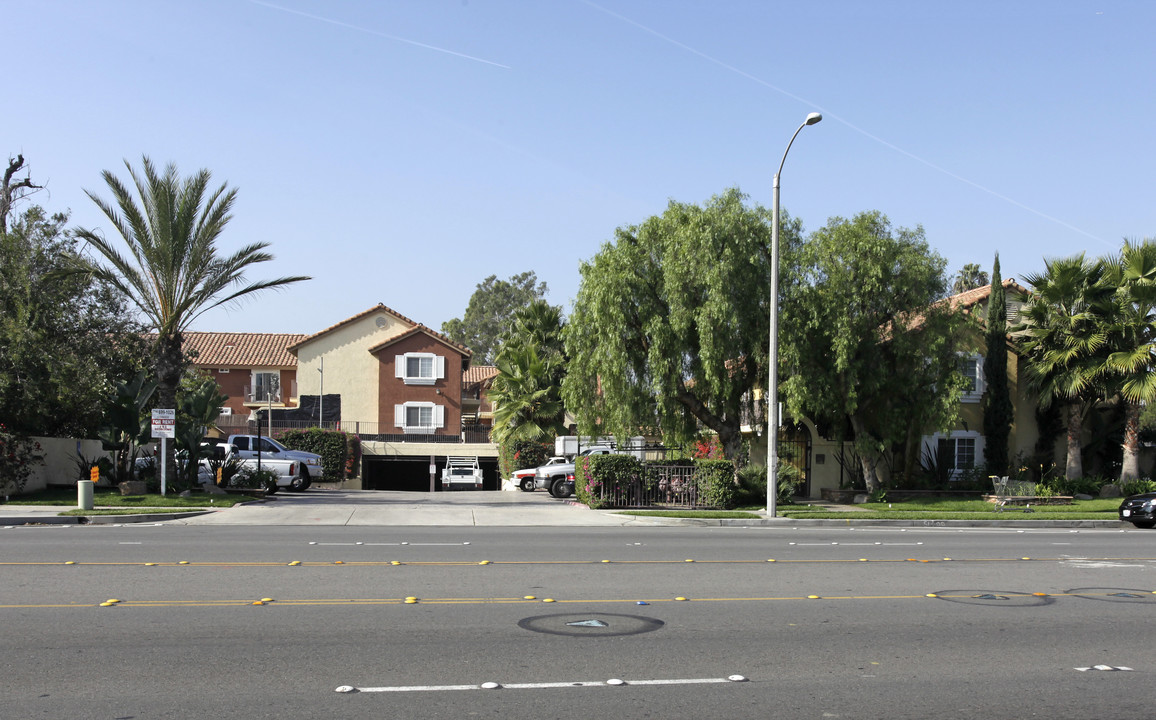 Spring Lake Apartments in Anaheim, CA - Building Photo