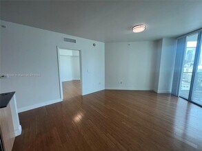 350 S Miami Ave, Unit 1905 in Miami, FL - Building Photo - Building Photo