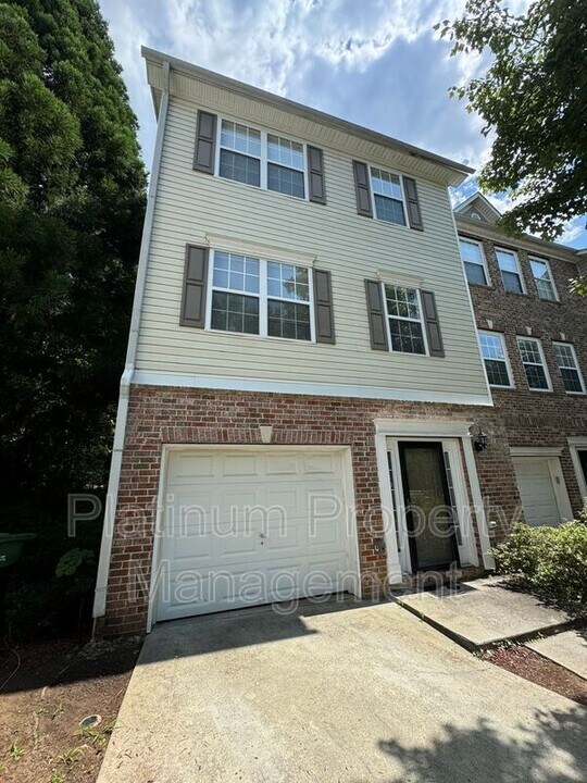 768 Celeste Ln in Atlanta, GA - Building Photo