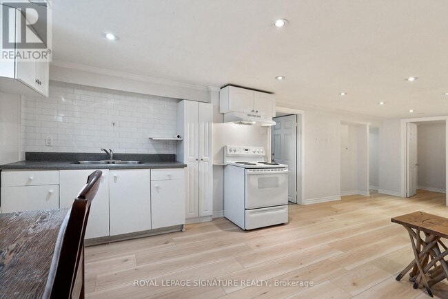 property at 865 Glencairn Ave
