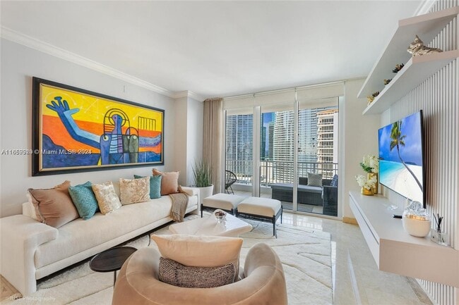 801 Brickell Key Blvd, Unit 3204 in Miami, FL - Building Photo - Building Photo