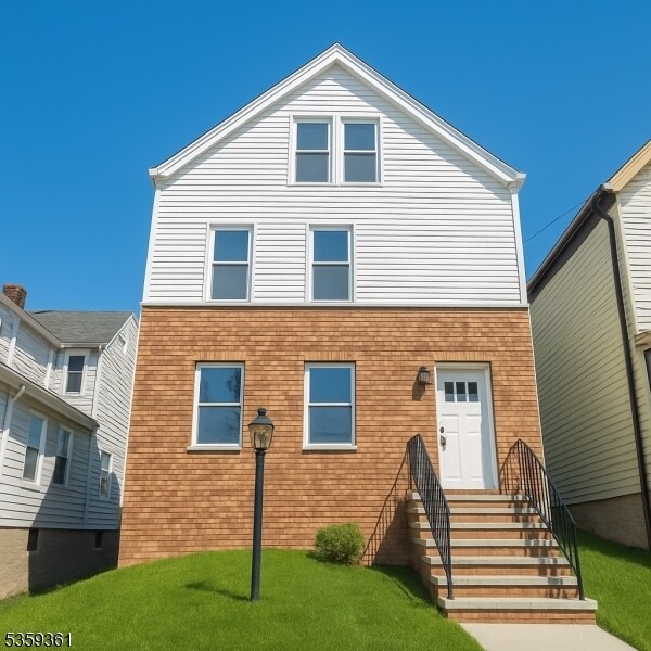 33 Linden Ave in Bloomfield, NJ - Building Photo