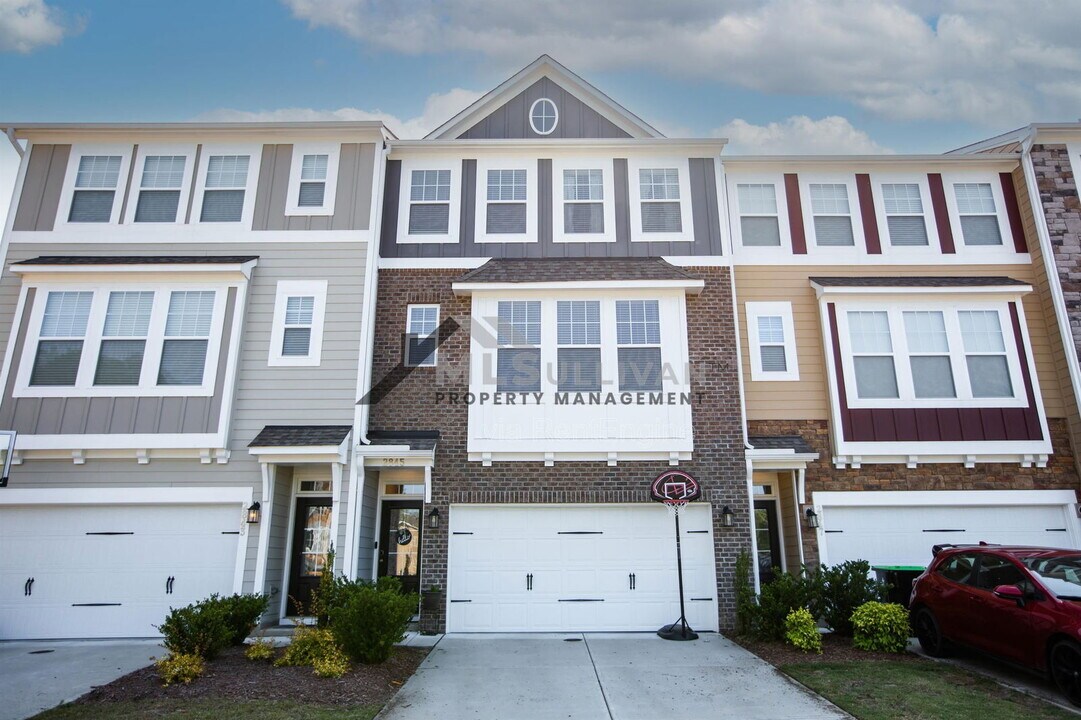 2845 Dallas Valley Ln in Apex, NC - Building Photo