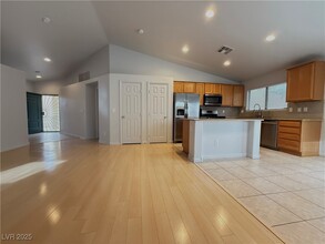 212 Tainted Berry Ave in North Las Vegas, NV - Building Photo - Building Photo