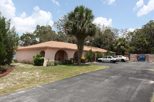 5913 Gulf Dr in New Port Richey, FL - Building Photo