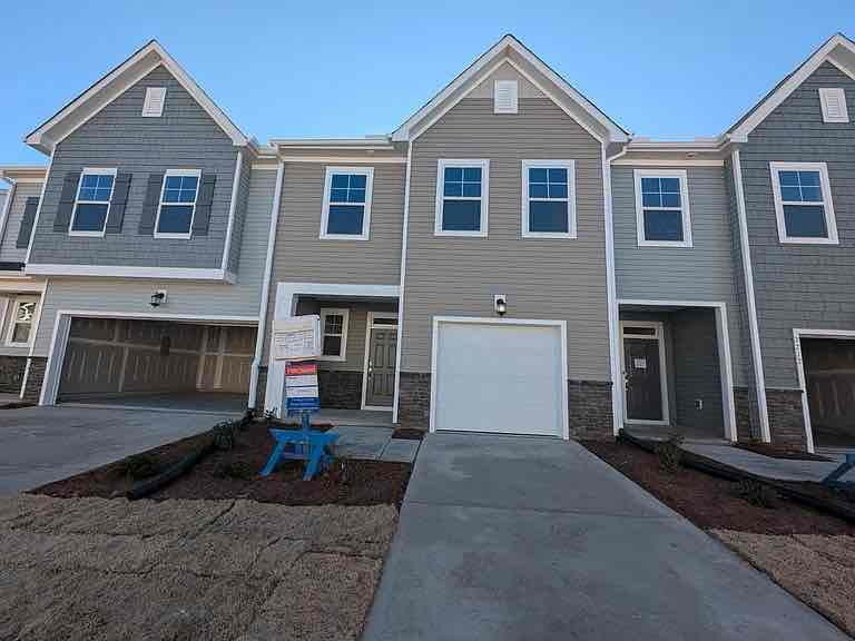 2214 Tulip Bloom Ln in Morrisville, NC - Building Photo