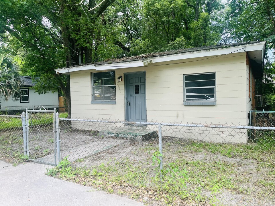 2120 Pullman Ave in Jacksonville, FL - Building Photo