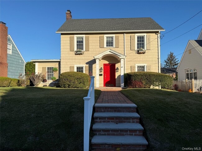 property at 71 Hillcrest Ave