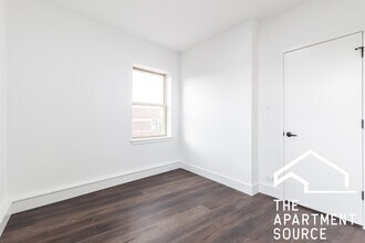 1555 W Hollywood Ave in Chicago, IL - Building Photo - Building Photo
