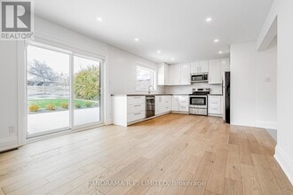 674 Netherton Crescent in Mississauga, ON - Building Photo - Building Photo