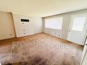 35216 54th Ave S in Auburn, WA - Foto de edificio - Building Photo