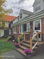 718 Western Ave in Albany, NY - Building Photo