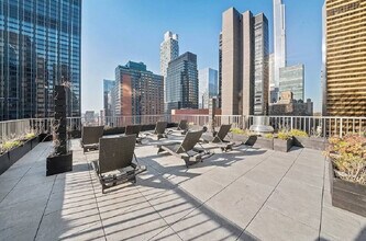 5 E 75th St in New York, NY - Building Photo - Building Photo