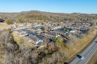 Hickory Hills Condominiums in Ashland City, TN - Building Photo - Building Photo