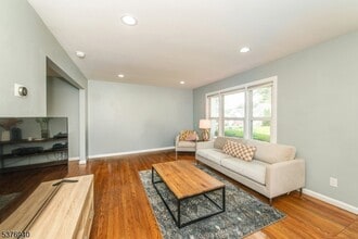 7 Sunnyside Rd in West Orange, NJ - Building Photo - Building Photo