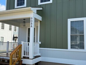 908 Nassau St in Charlottesville, VA - Foto de edificio - Building Photo
