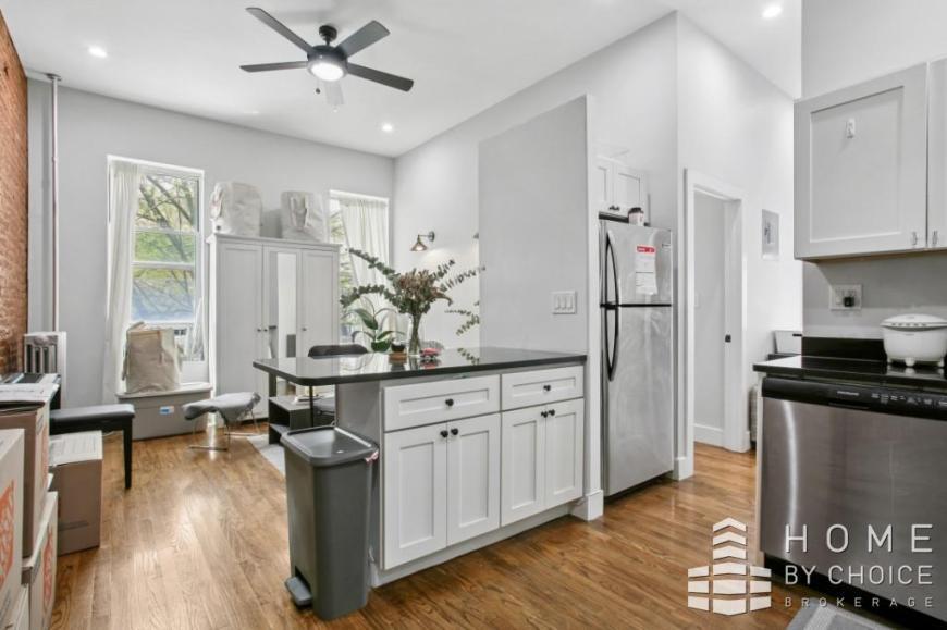 258 Halsey St in Brooklyn, NY - Building Photo