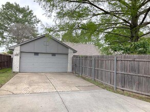 8102 Kensington Dr in Rowlett, TX - Building Photo - Building Photo