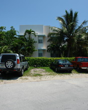 Sheridan Park Apartments in Miami Beach, FL - Building Photo - Building Photo