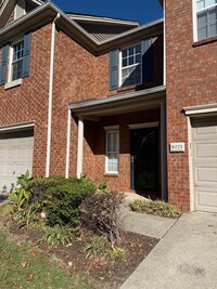 8223 Rossi Rd in Brentwood, TN - Foto de edificio - Building Photo