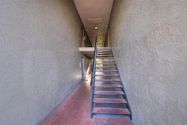 305 Wymore Rd in Altamonte Springs, FL - Building Photo - Building Photo