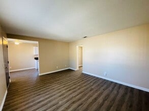 2253 San Bernardo Ave in Hemet, CA - Building Photo - Building Photo
