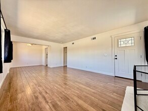 37350 50th St E in Palmdale, CA - Building Photo - Building Photo