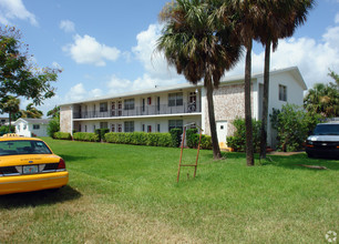 14950 N Miami Ave in Miami, FL - Building Photo - Building Photo