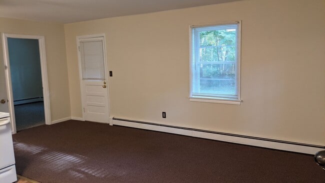 24 Milltown Rd in North Stonington, CT - Building Photo - Building Photo