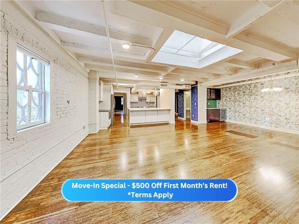 32 Peachtree St NW in Atlanta, GA - Building Photo
