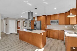 402 Marylinn Dr in Milpitas, CA - Building Photo