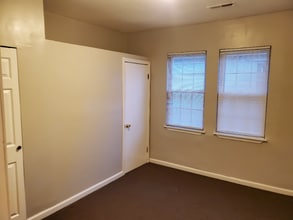 3300 Fairview Ave in Baltimore, MD - Building Photo - Building Photo