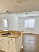 2429 N Dixie Hwy, Unit 203 in West Palm Beach, FL - Building Photo - Building Photo