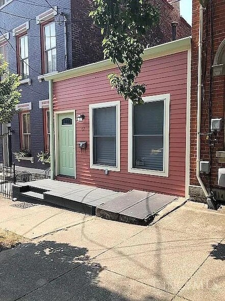 property at 67 Mulberry St