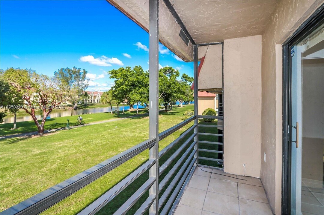 14923 SW 104th St-Unit -2-204 in Miami, FL - Building Photo