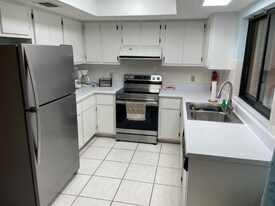 10022-10028 8th St N in Naples, FL - Building Photo