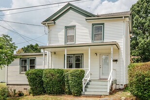 1023 King St in Charlottesville, VA - Building Photo