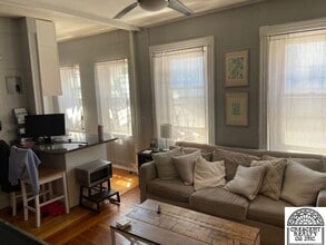 106 Myrtle St in Boston, MA - Building Photo - Building Photo