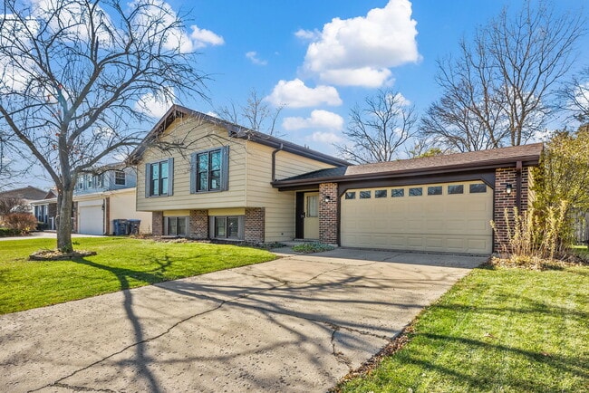 7S580 Lynn Dr in Naperville, IL - Building Photo - Building Photo