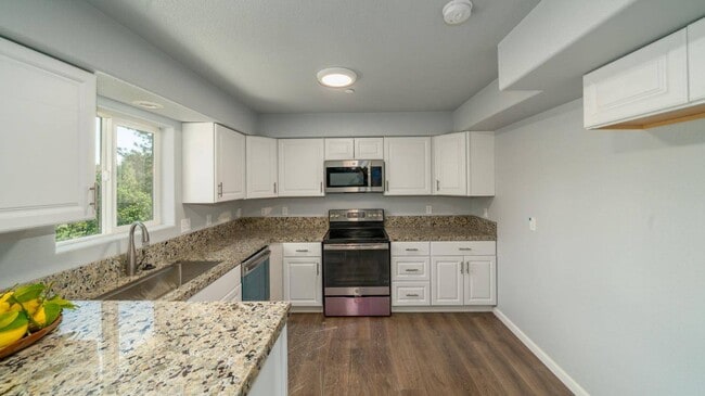 16378 Patricia Way in Grass Valley, CA - Foto de edificio - Building Photo