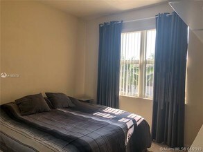 11603 NW 89th St-Unit -207 in Doral, FL - Foto de edificio - Building Photo